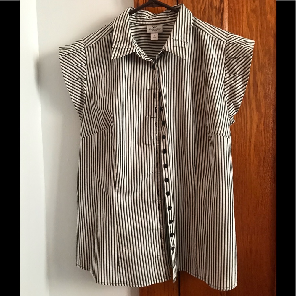 Flutter sleeve blouse